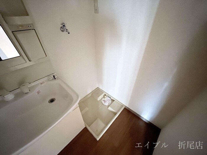 物件内観写真14　(洗濯機置場)