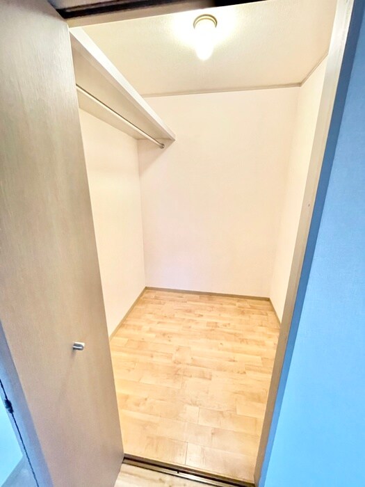 物件内観写真12　(収納)