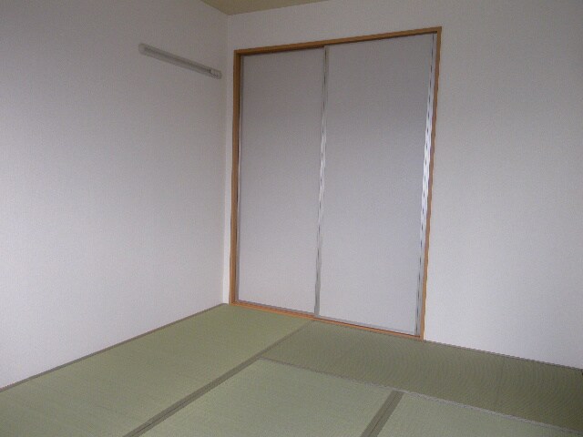 物件内観写真6　(居室)