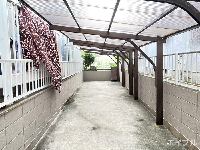 物件外観写真3　(駐車場)