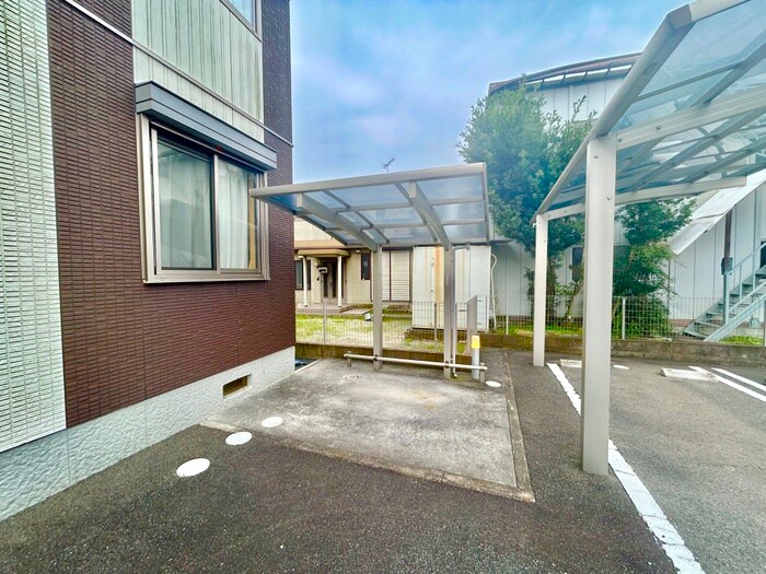 物件外観写真3　(駐輪場)