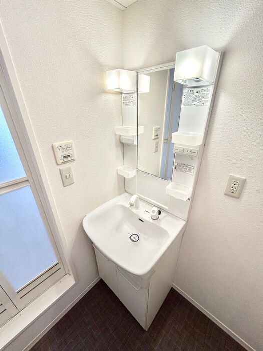 物件内観写真9　(洗面)