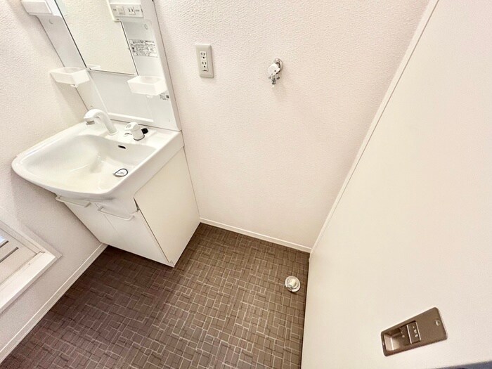 物件内観写真18　(洗濯機置場)