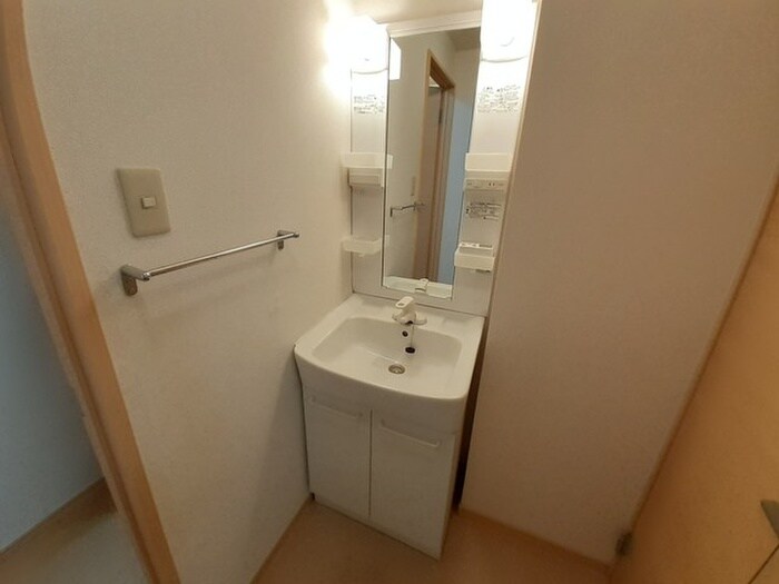 物件内観写真8　(洗面)