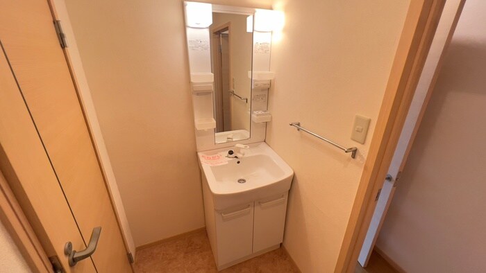 物件内観写真9　(洗面)