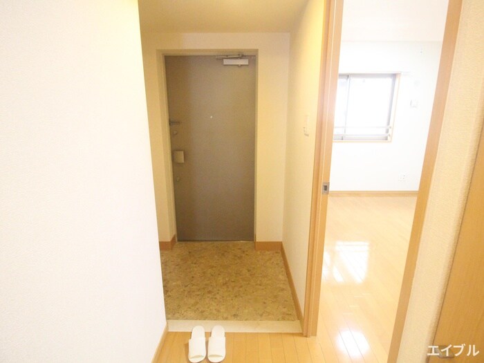 物件内観写真13　(玄関)
