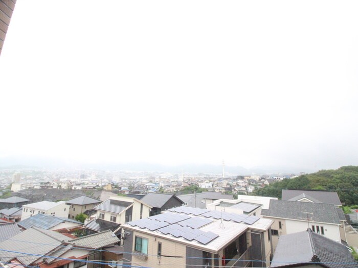 物件内観写真13　(室内からの展望)