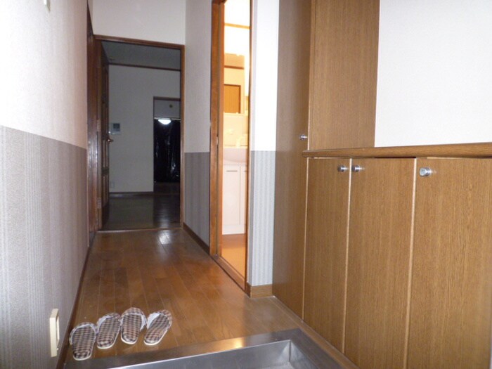 物件内観写真15　(玄関)