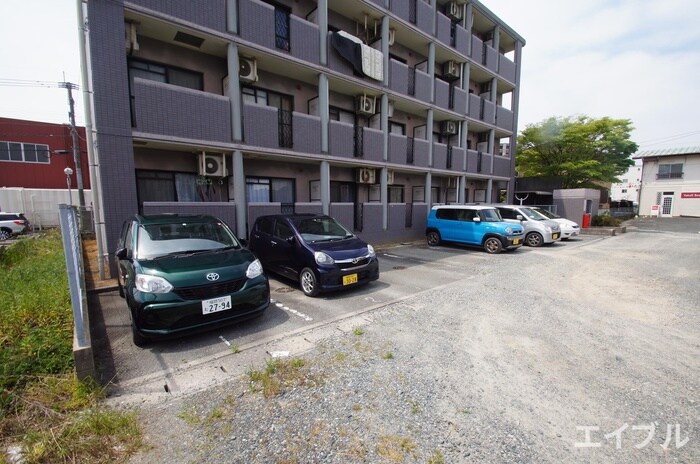 物件外観写真4　(駐車場)