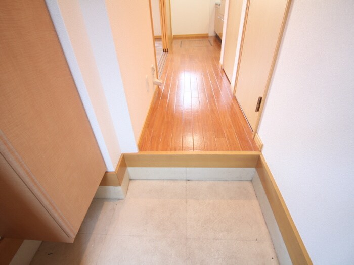 物件内観写真15　(玄関)