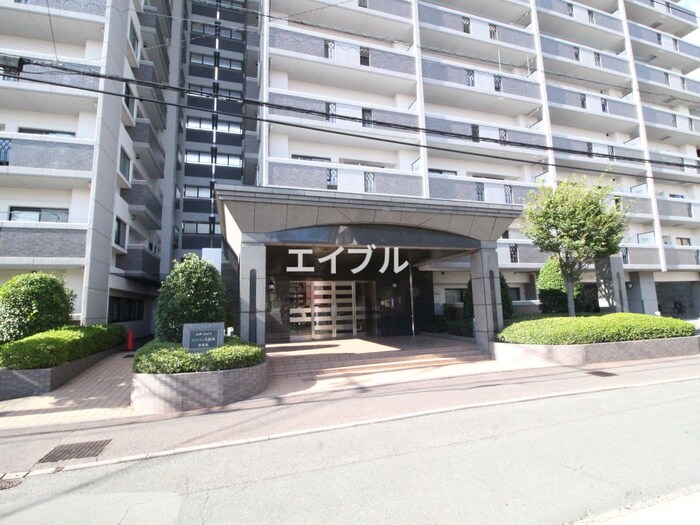 物件外観写真4　(エントランス部分)