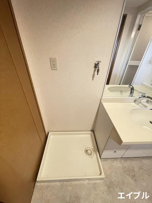 物件内観写真12　(洗濯機置場)