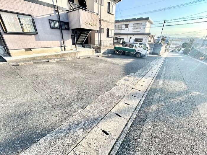 物件外観写真2　(駐車場)