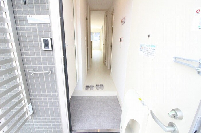 物件内観写真9　(玄関)