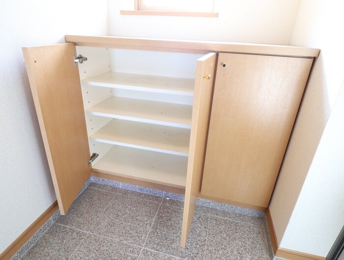 物件内観写真15　(靴箱)