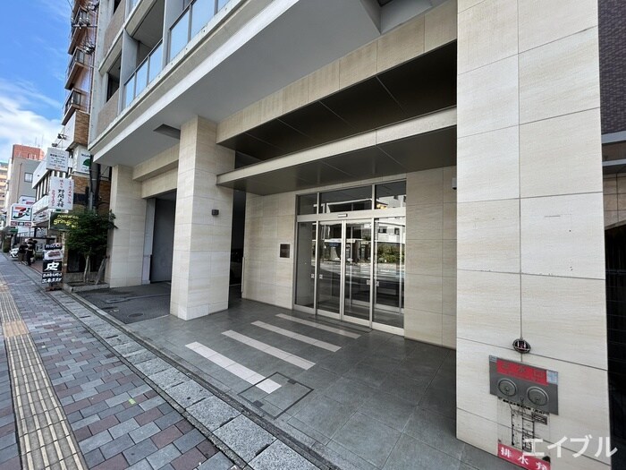 物件外観写真5　(エントランス部分)