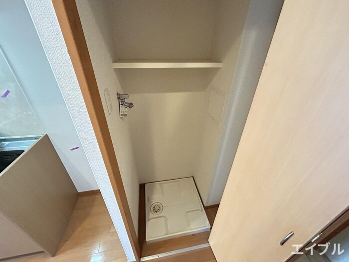 物件内観写真13　(洗濯機置場)