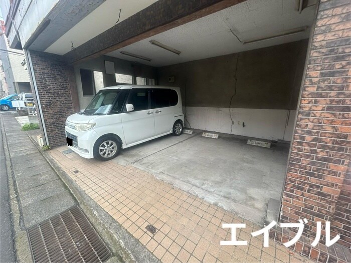 物件外観写真4　(駐車場)