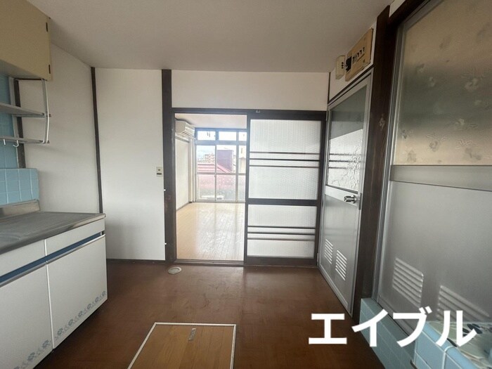 物件内観写真15　(玄関)