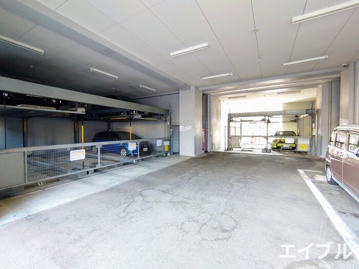 物件外観写真4　(駐車場)