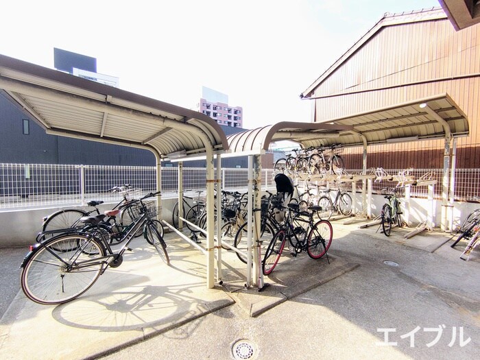 物件外観写真5　(駐輪場)