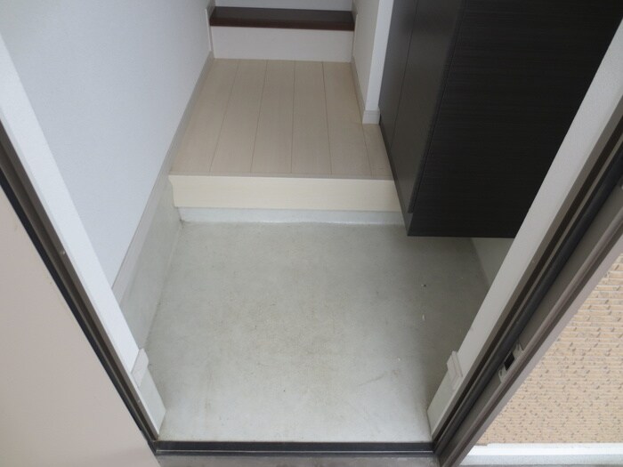 物件内観写真14　(玄関)