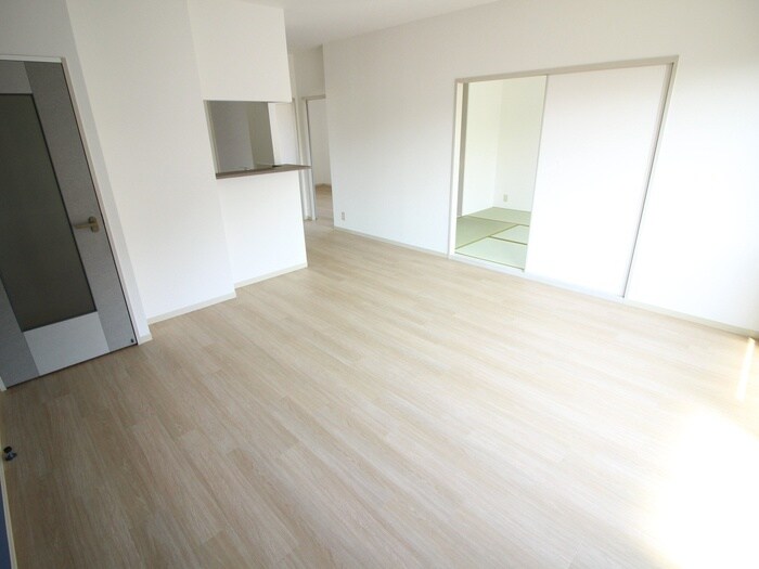 物件内観写真4　(居室)