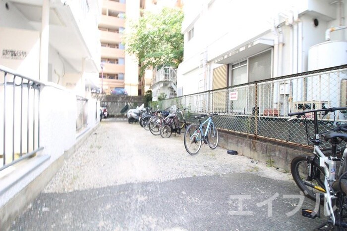 物件外観写真4　(駐輪場)