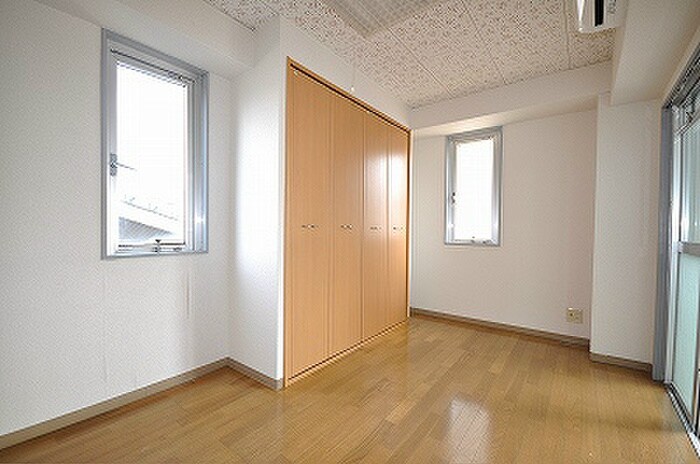 物件内観写真4　(居室)