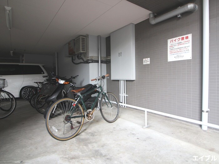 物件外観写真5　(駐輪場)