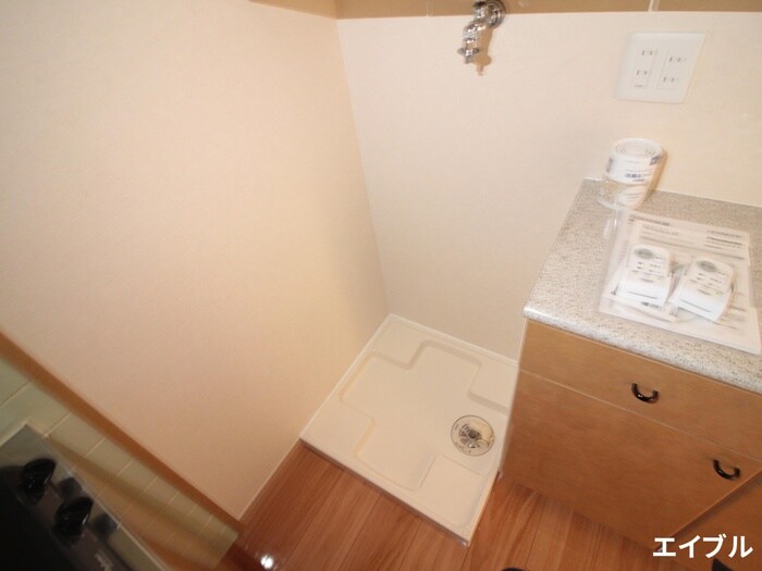 物件内観写真15　(洗濯機置場)