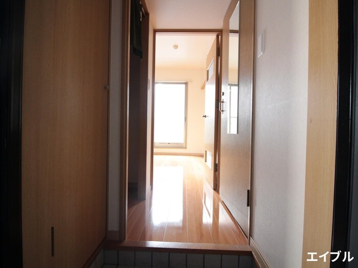 物件内観写真16　(廊下)