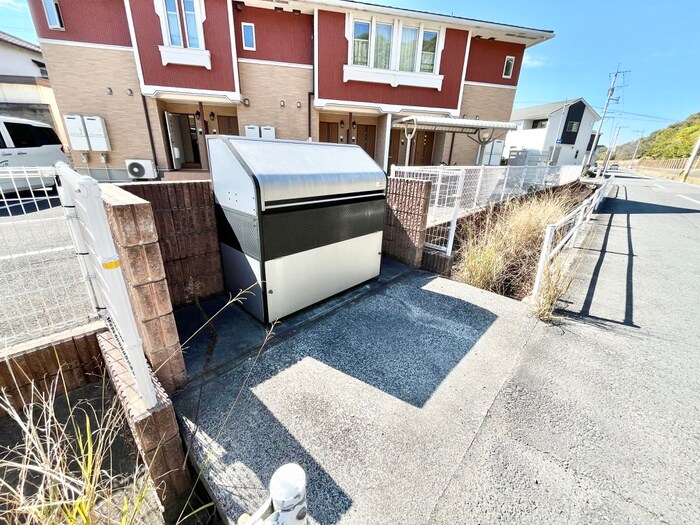 物件外観写真4　(建物設備)