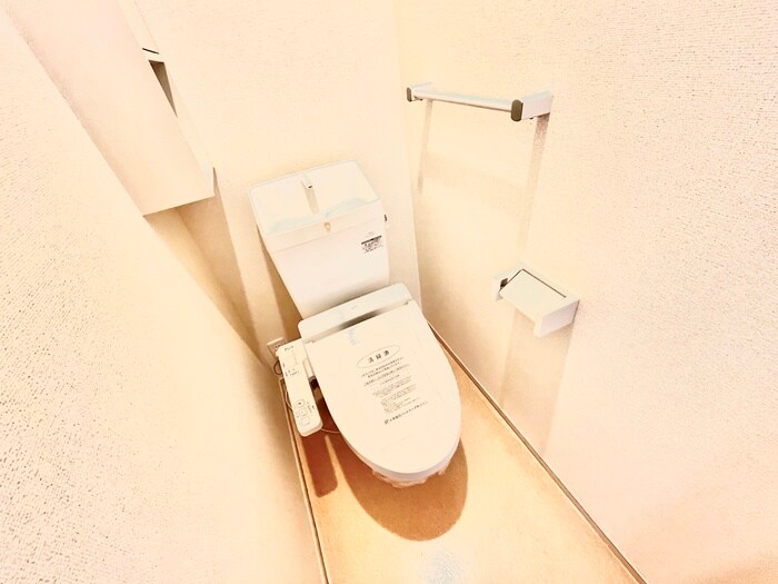 物件内観写真8　(トイレ)