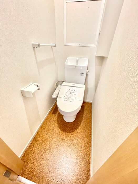 物件内観写真8　(トイレ)