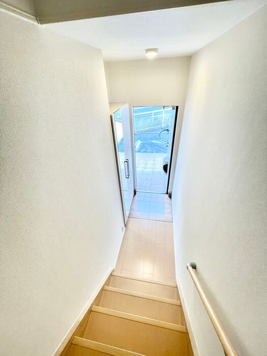 物件内観写真11　(玄関)