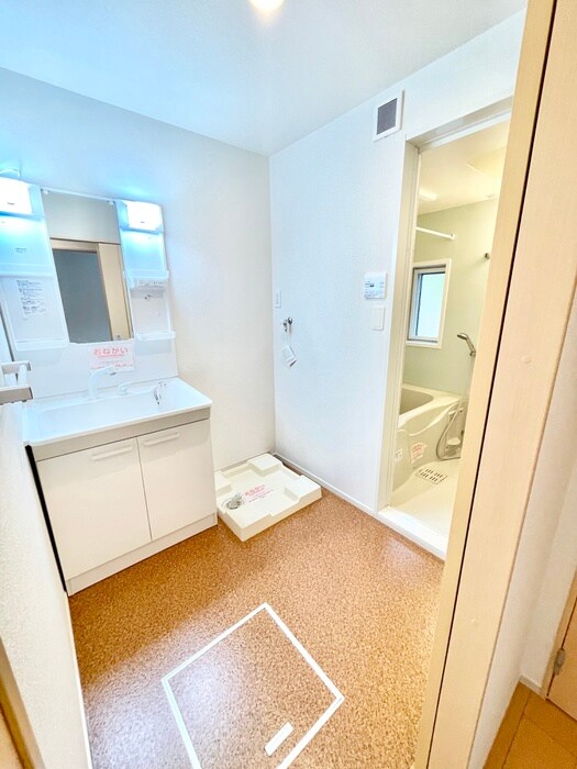 物件内観写真19　(洗濯機置場)