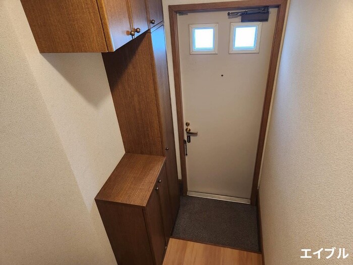 物件内観写真6　(玄関)