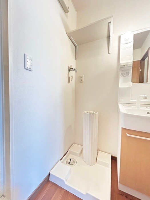 物件内観写真7　(洗濯機置場)