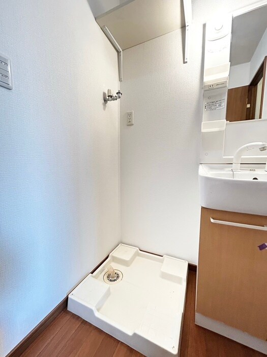 物件内観写真7　(洗濯機置場)