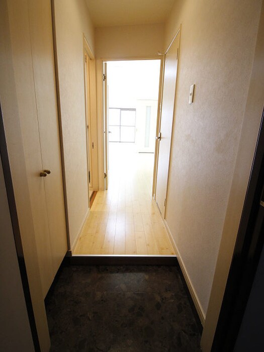 物件内観写真15　(玄関)