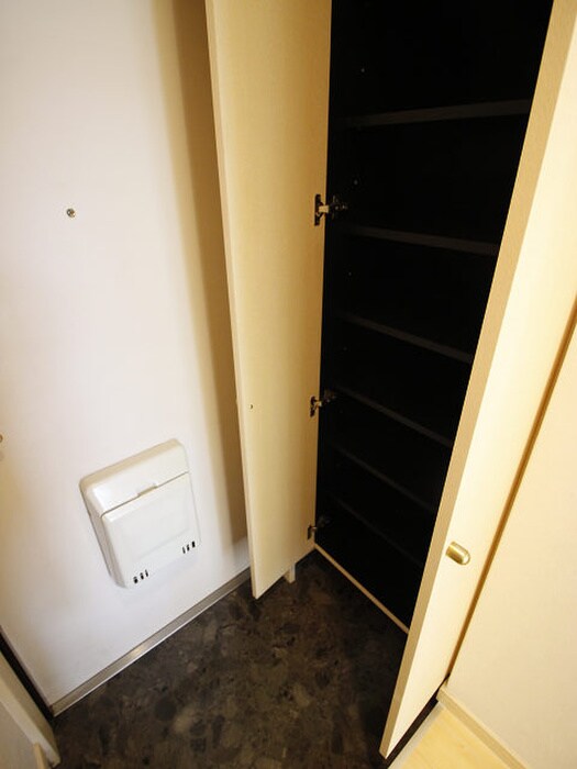 物件内観写真16　(靴箱)