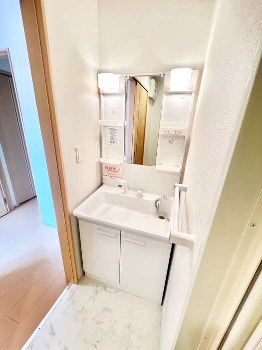 物件内観写真9　(洗面)