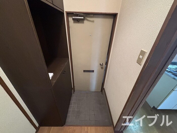 物件内観写真14　(玄関)