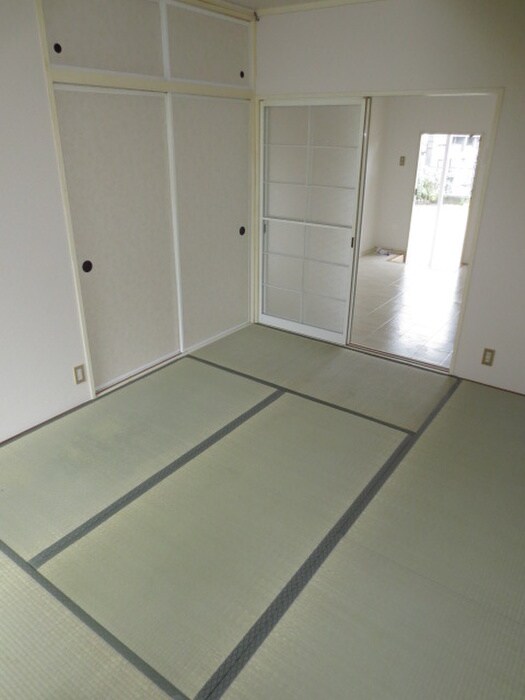 物件内観写真9　(居室)