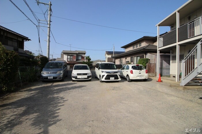物件外観写真4　(駐車場)