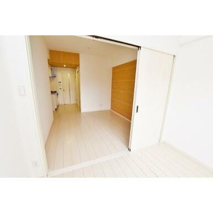 物件内観写真3　(居室)