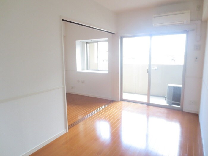 物件内観写真8　(居室)