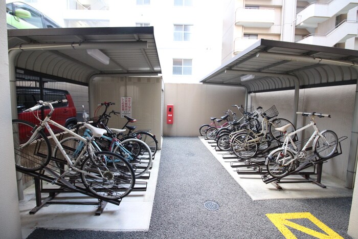 物件外観写真4　(駐輪場)