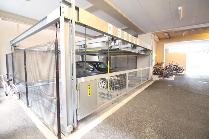 物件外観写真5　(駐車場)